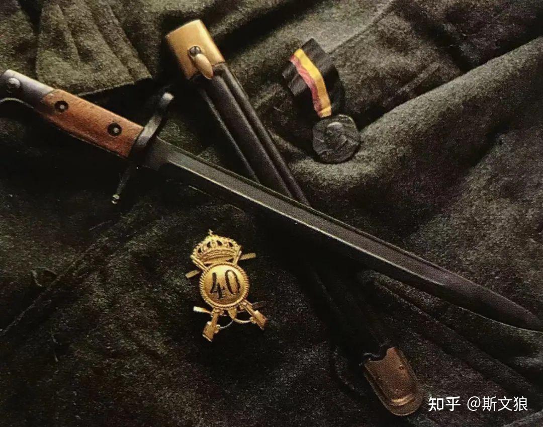 這是標準的m1891型刺刀,圖中所示的這把是1942年製造的.