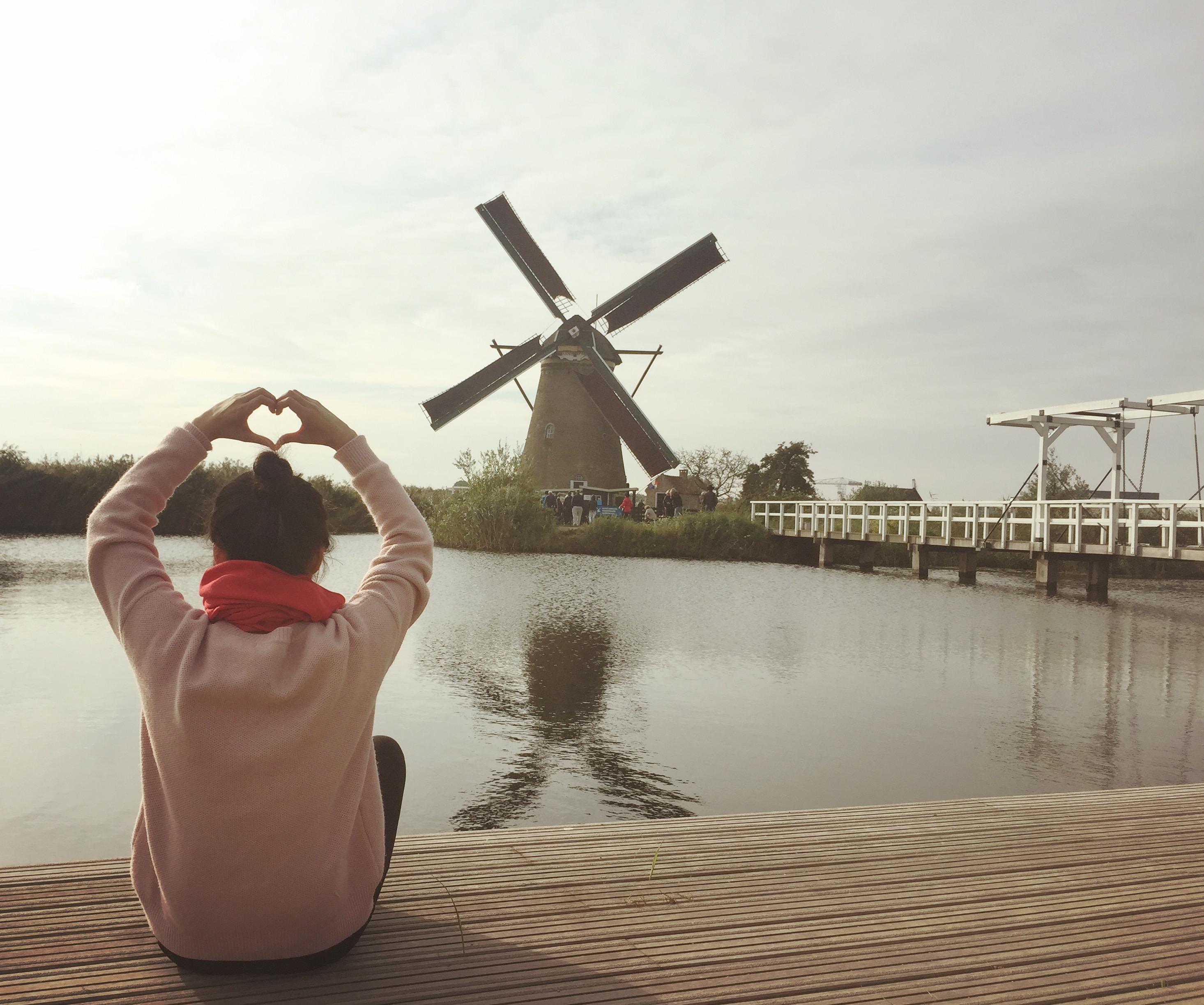 一个女生第一次自己出国玩去哪儿比较好?