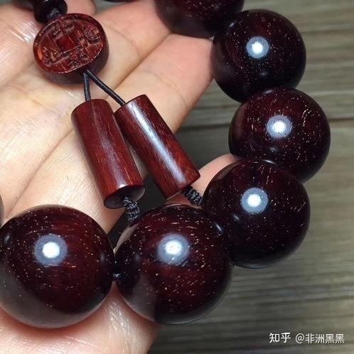 小叶紫檀手串怎么盘有哪些步骤包浆后是什么样的