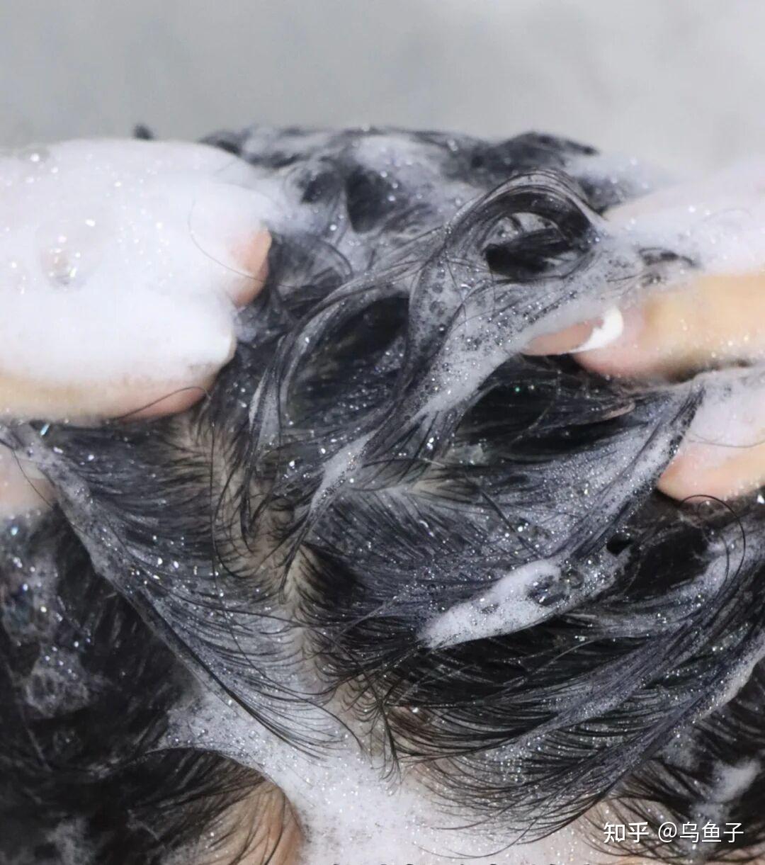 头发洗完第二天就油了怎么办啊啊啊