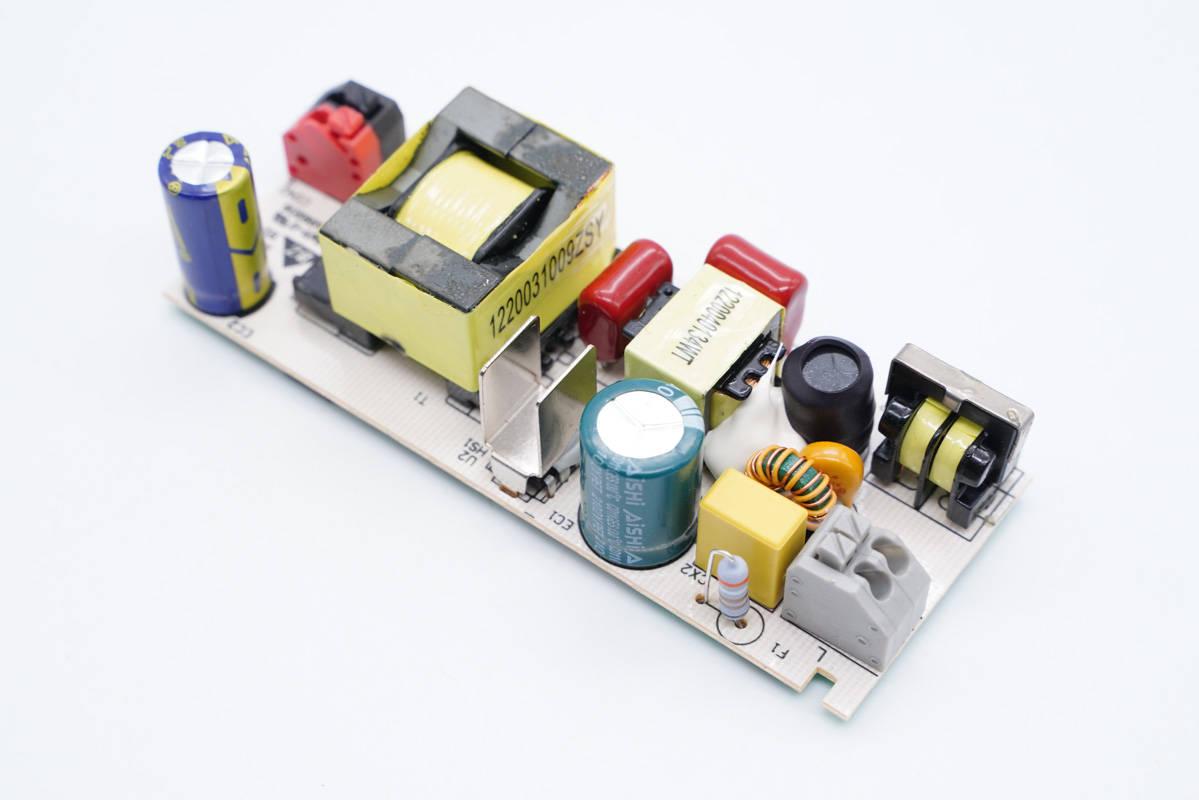 拆解报告：伊戈尔40W LED驱动电源LS-40-900 - 知乎