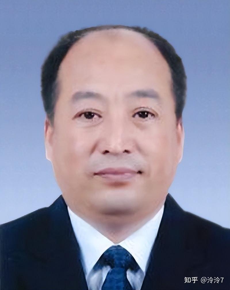 丁少革,男,汉族,1970年5月生,中央党校大学,中共