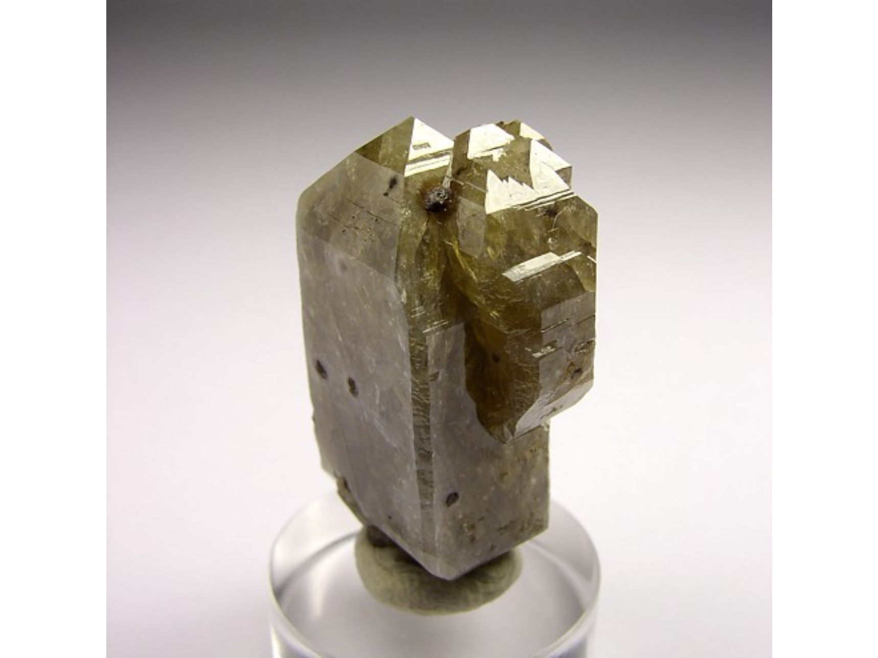 锆石科普别再误会锆石了低配首饰里的锆石可不是真的锆石哦