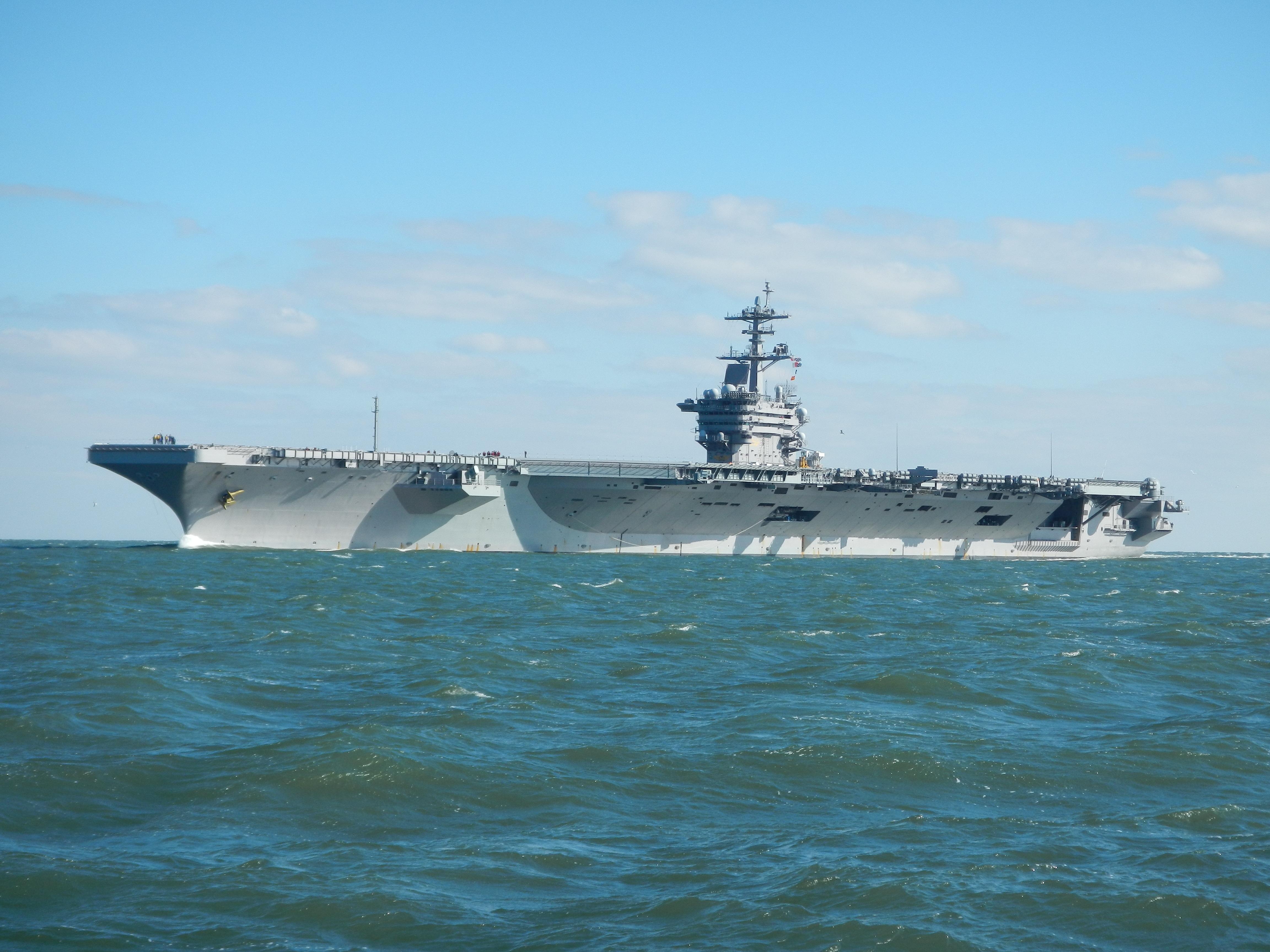 分割线———————— "cnn记者于巴林舰队指挥部