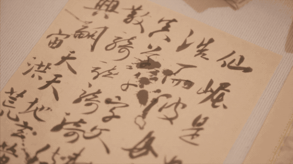 他被一个国家封神 头像印在纸币上 私下却偷穿妻子衣服 家暴 知乎