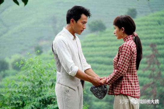 2011年上半年,杨幂刘恺威因为拍摄电视剧《如意》相识,火速堕入爱河.