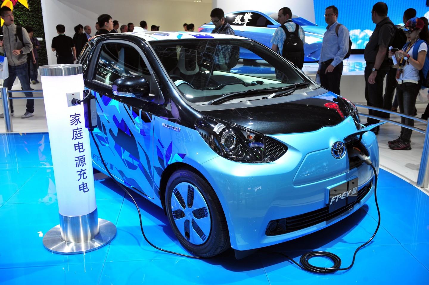 2025新能源汽车发展 国家政策2025燃油车