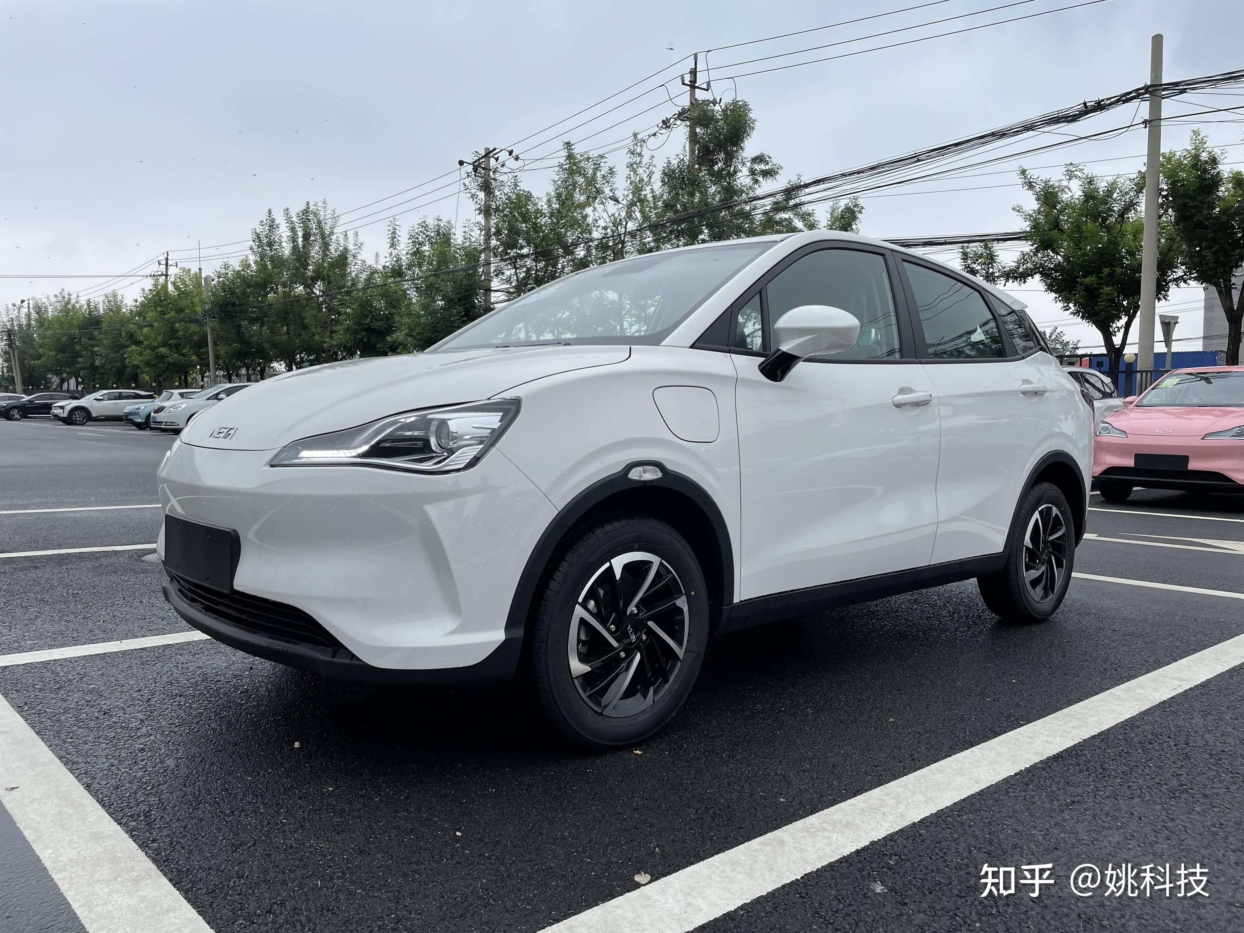 哪吒v试驾体验7万级智能科技舱你需要的它都有