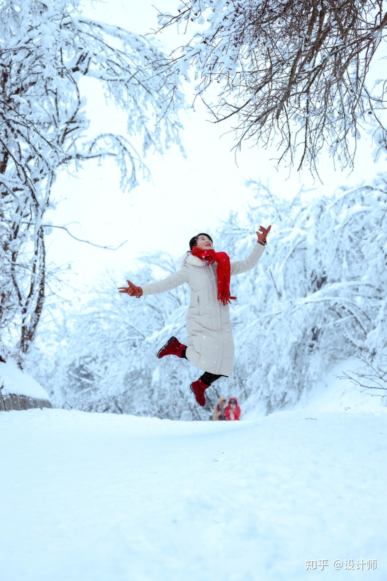 50多岁的女性如何拍雪景人像?8个要点不可不知,简约大气有意境