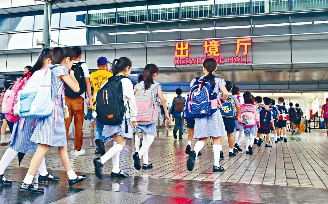 深圳香港培侨书院龙华信义学校举行开学典礼校园实景图首曝光