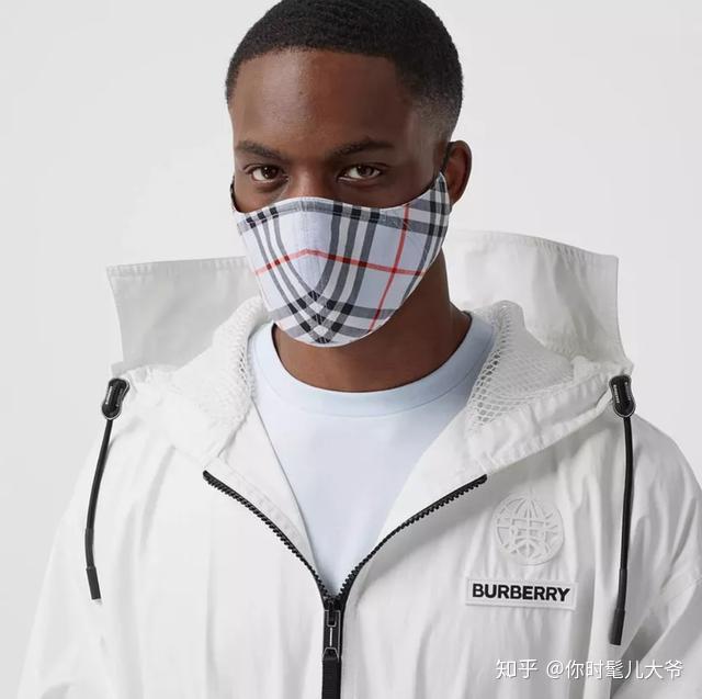 90英镑的正版巴宝莉奢侈品口罩经典复古格纹标签即将面世