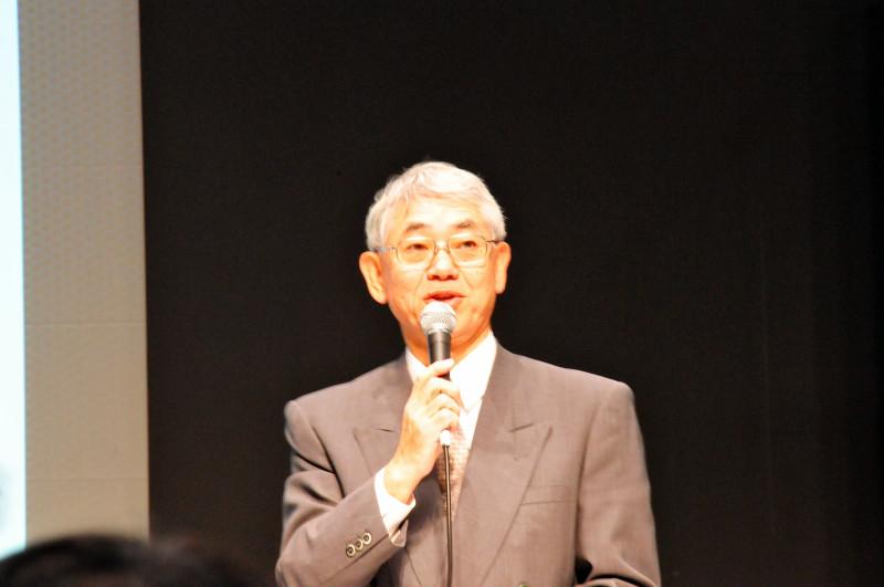 主机争霸的早退者万代的版权情结与定位迷思