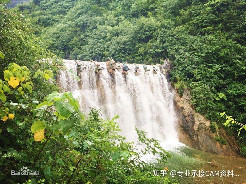 九龍瀑布風景區位於湖北省十堰市鄖陽區南華塘鎮和大柳鄉之間的兆河大