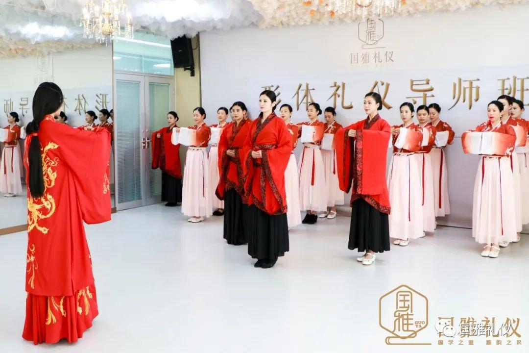 国雅礼仪——中国传统礼仪【拱手礼】