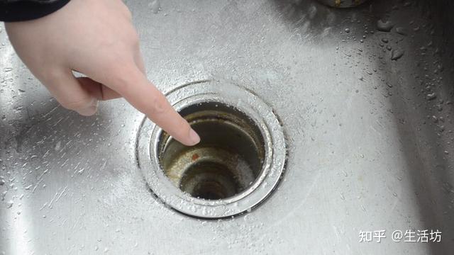 洗碗池下水道撒一把盐的作用