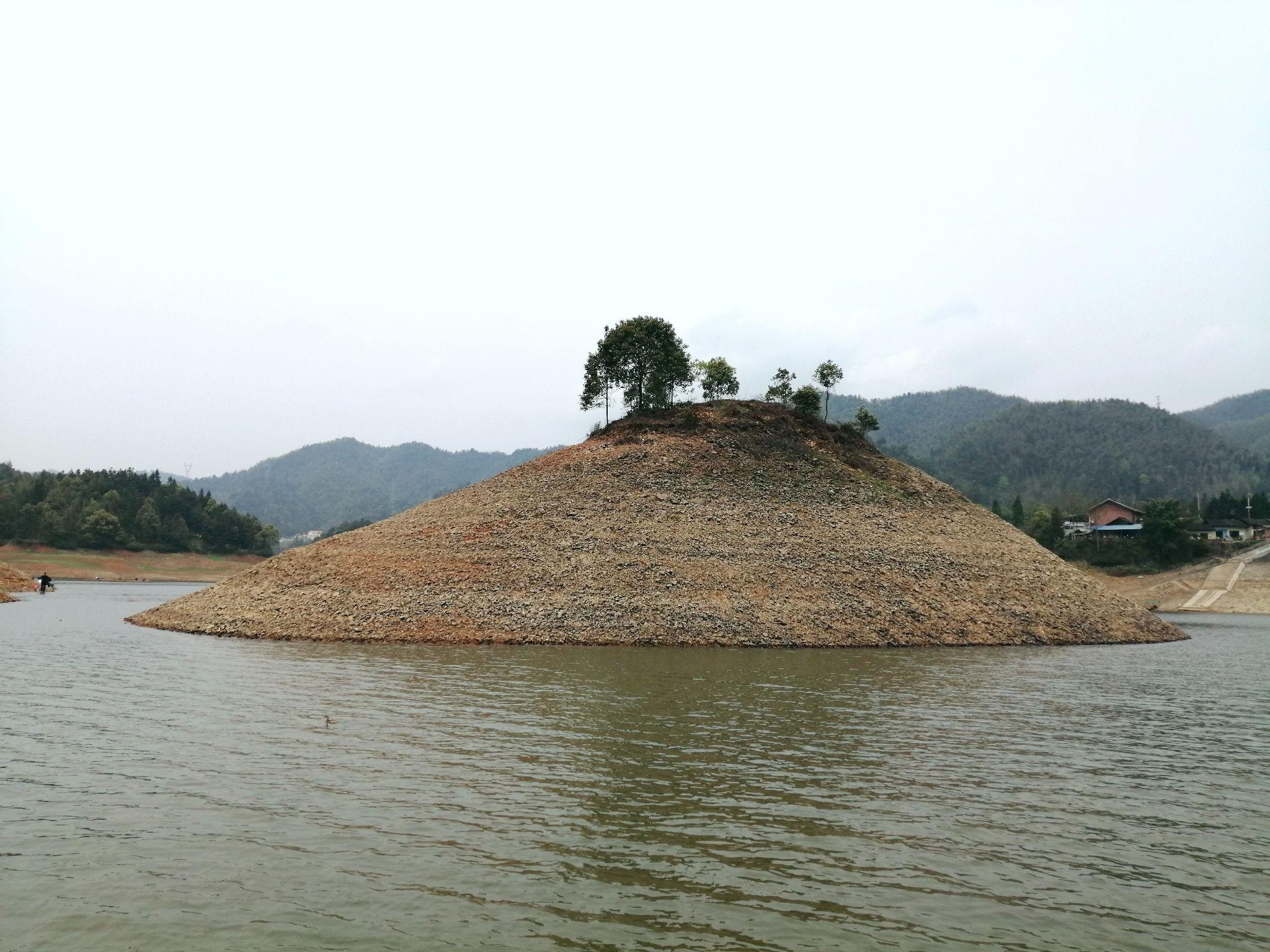 半山水库