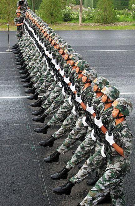 阅兵式为什么要踢正步?我军的正步始于何时?答案都在这里! - 知乎