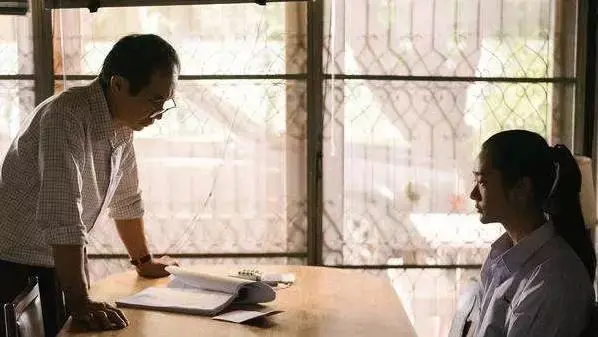 26刀捅死班主任的,竟然是班级第一!学生为何把