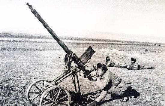 cal60型20毫米机关炮    ;     口径:20mm炮身长:2000mm ;火线高:400