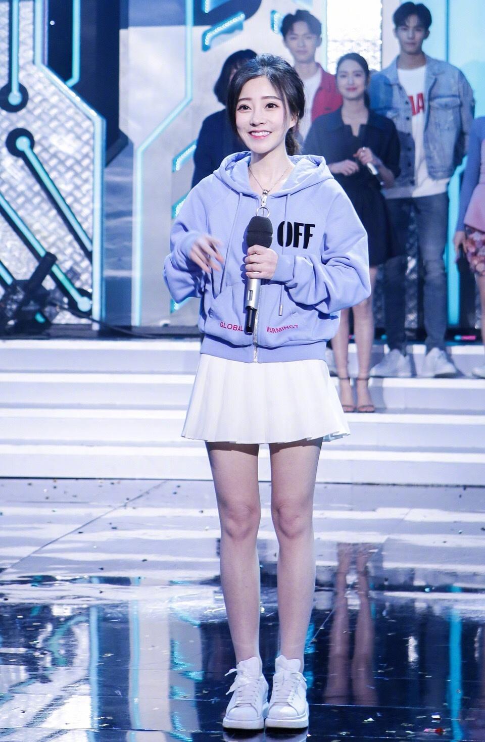 郑爽在某电视剧里的扮相深得我心,干净简单.