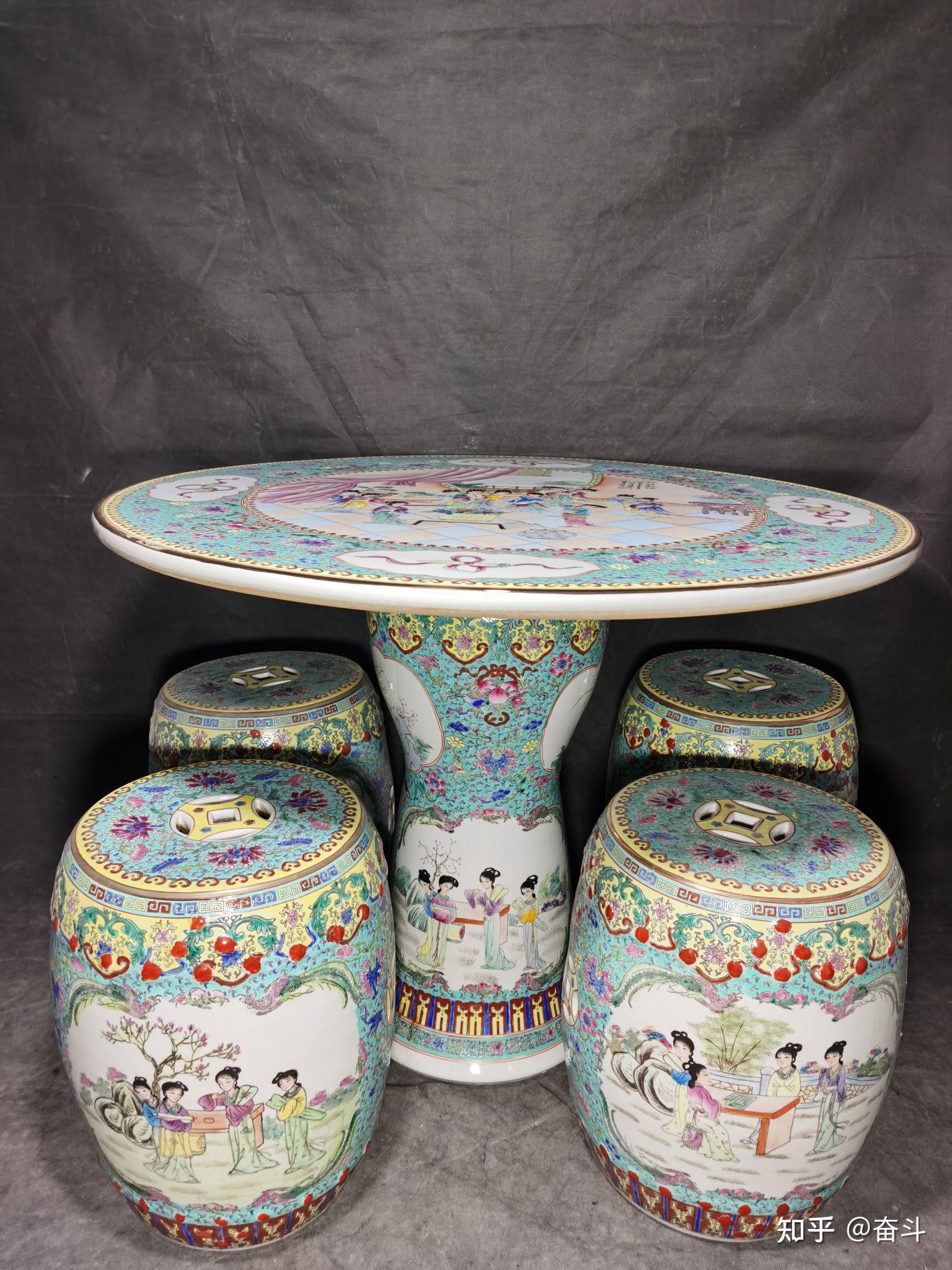 景德镇艺术瓷厂美研室生产重工粉彩手绘松石绿开窗仕女瓷桌