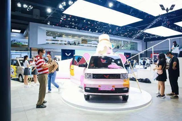 喜茶爱上五菱宏光你怎么看