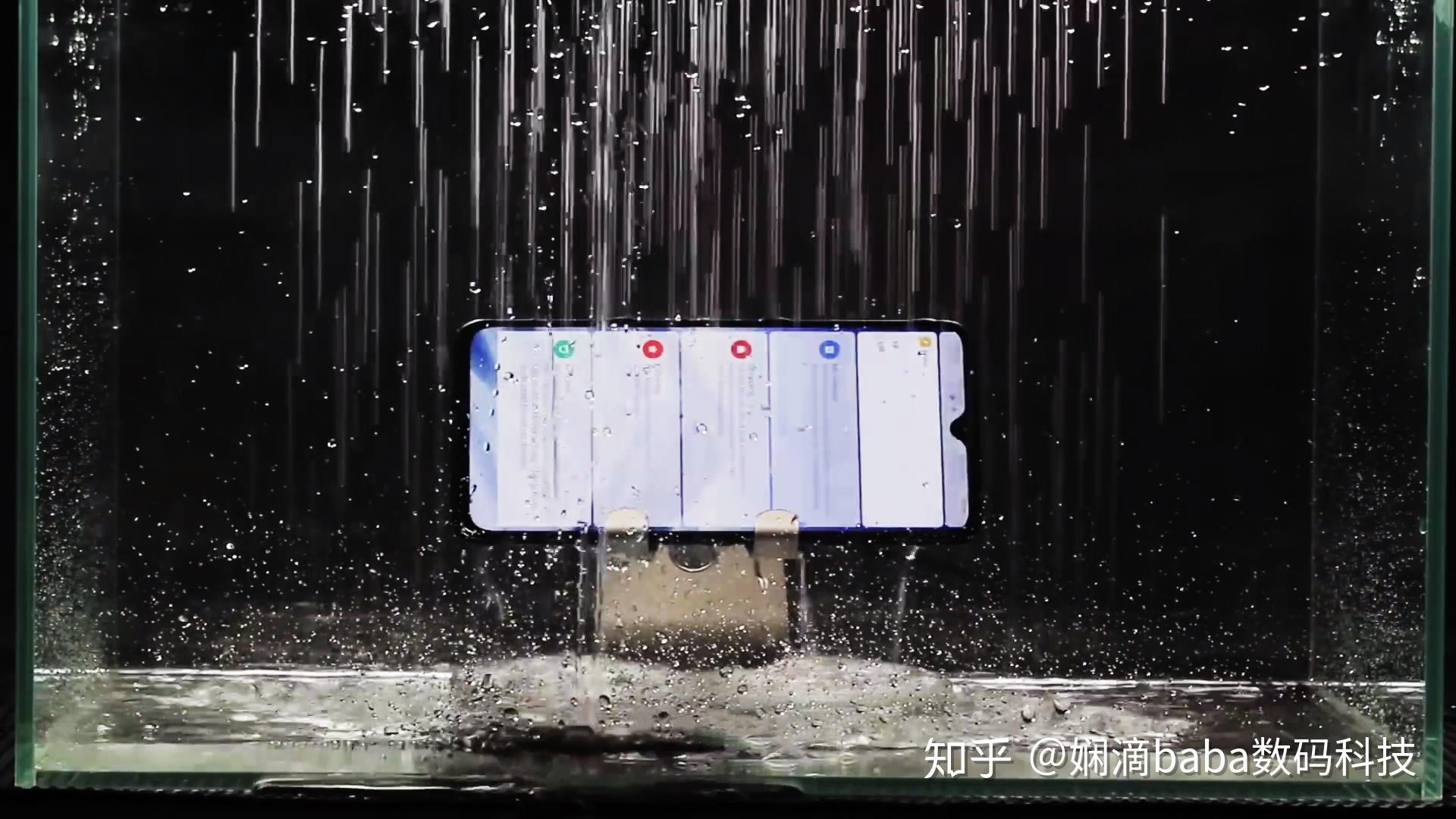 小米9变态级防水测试:扛得住洗澡和泡水池吗?
