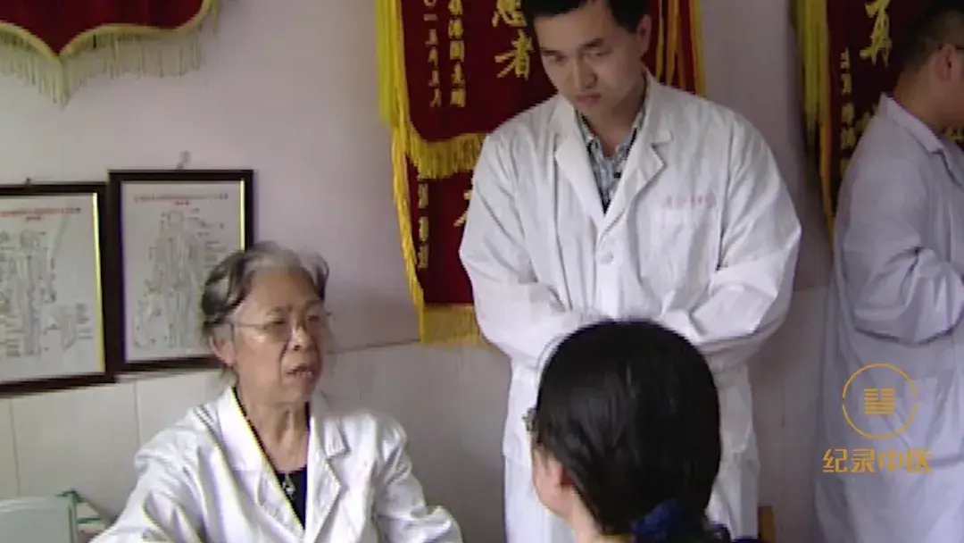 多年来,慕名找到王峥学习刺血疗法的人很多.