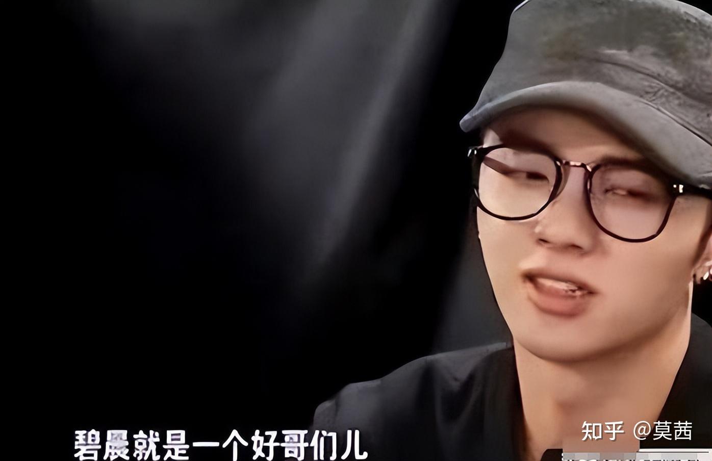 在《唱游天下》这个音乐舞台上,张碧晨和华晨宇,这两位原本看似平行的