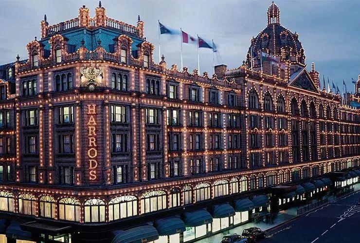 天后蕾哈娜即将临盆,男友却此时出轨?粉丝怒骂男方:你也配?-蕾哈娜有多厉害