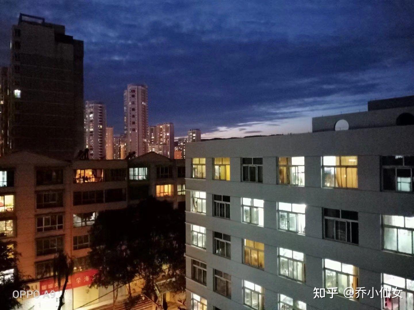 青海师范大学夜景图片