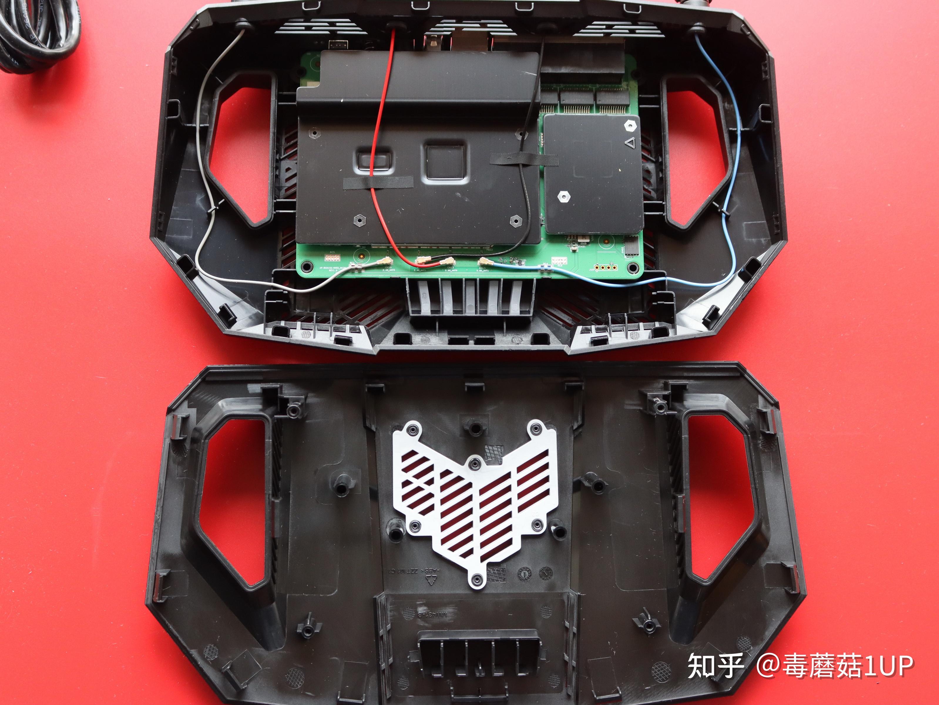 "内卷"的风还是吹到了华硕,tuf小旋风be3600 wifi7路由器拆解