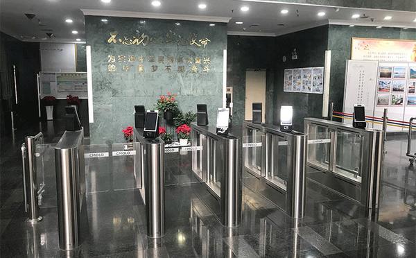 采用刷卡识别,助力北京通州副中心建立自动化的人行出入口管理系统