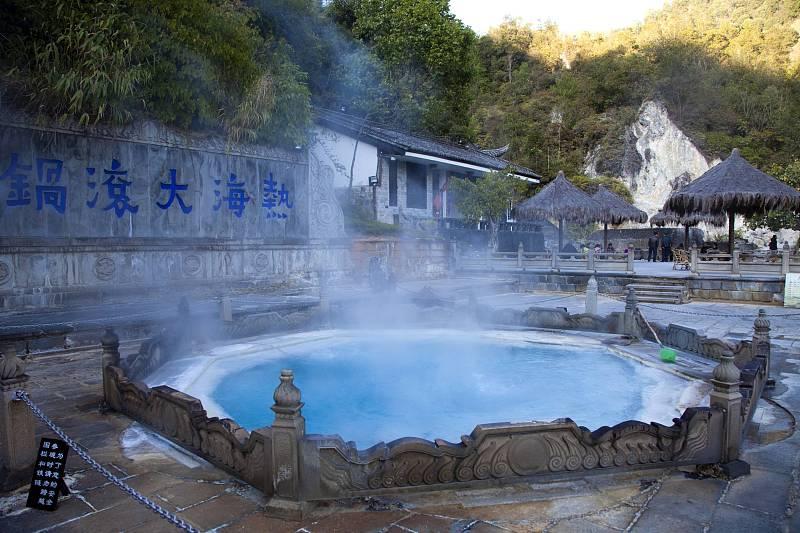 秋天去騰衝怎麼玩早晨去和順古鎮跟早集晚去騰衝熱海泡溫泉