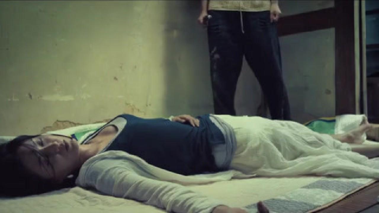 3分钟看完黑色童话老太太喝了巫婆的奶成为绝色美女成为皇后