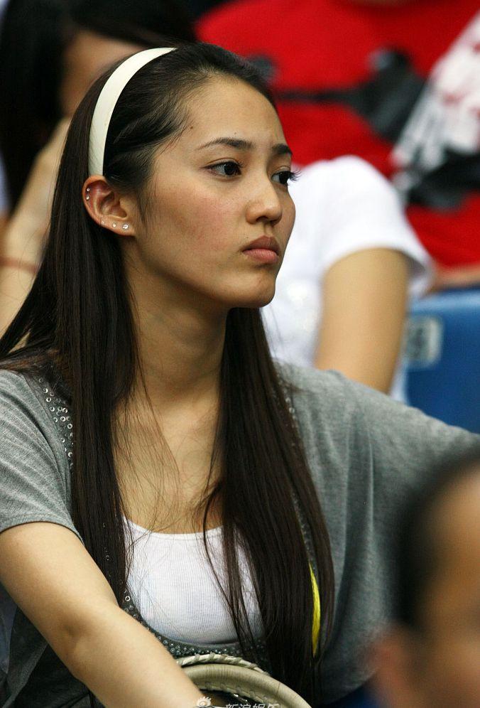 你和余文乐新娘相差的距离可以塞下两摞王棠云