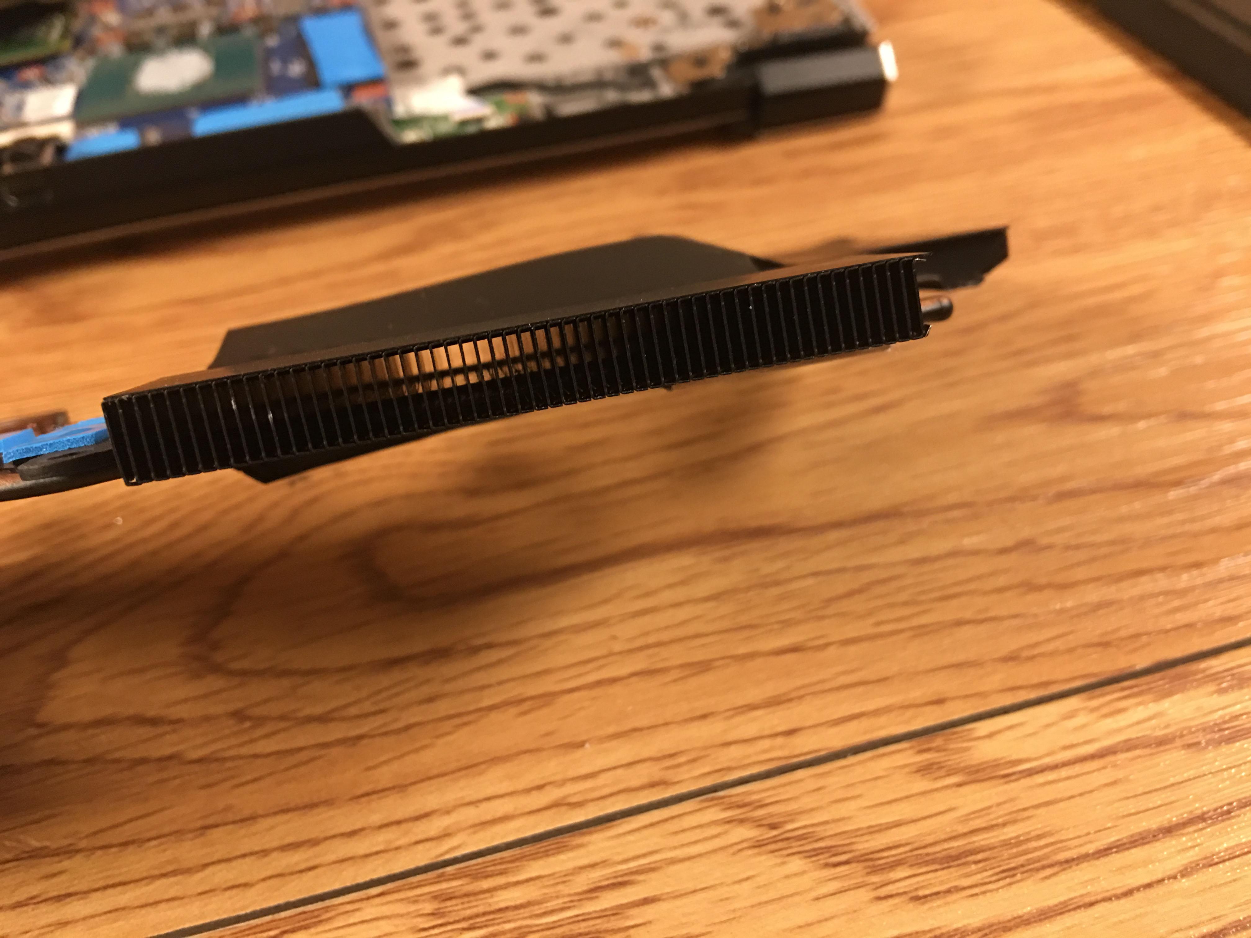 搞机作战室机械师f117b全面屏游戏本拆机清灰换硅脂教程