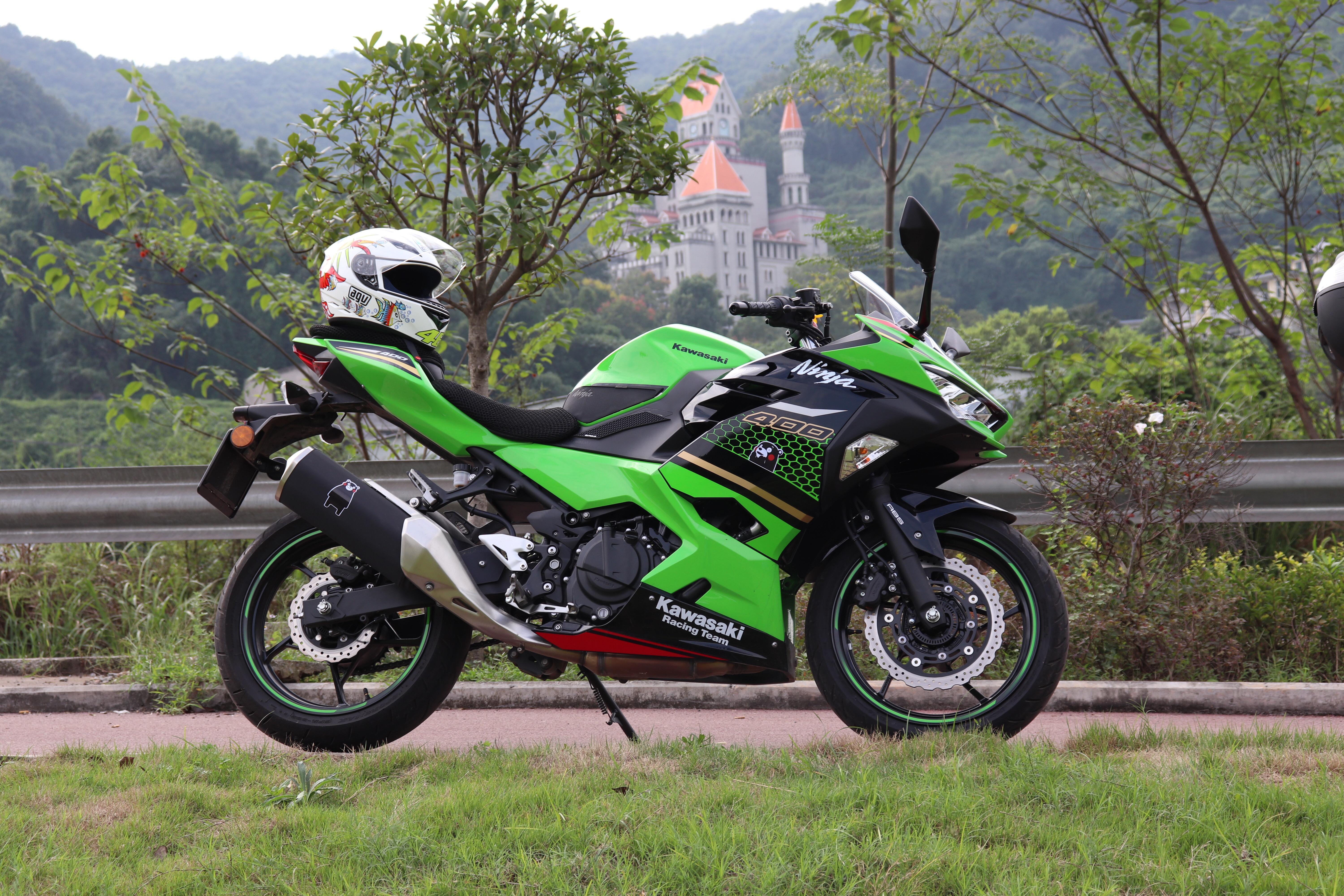 2020 Kawasaki Ninja 400 Buyer's Guide: Specs & Price