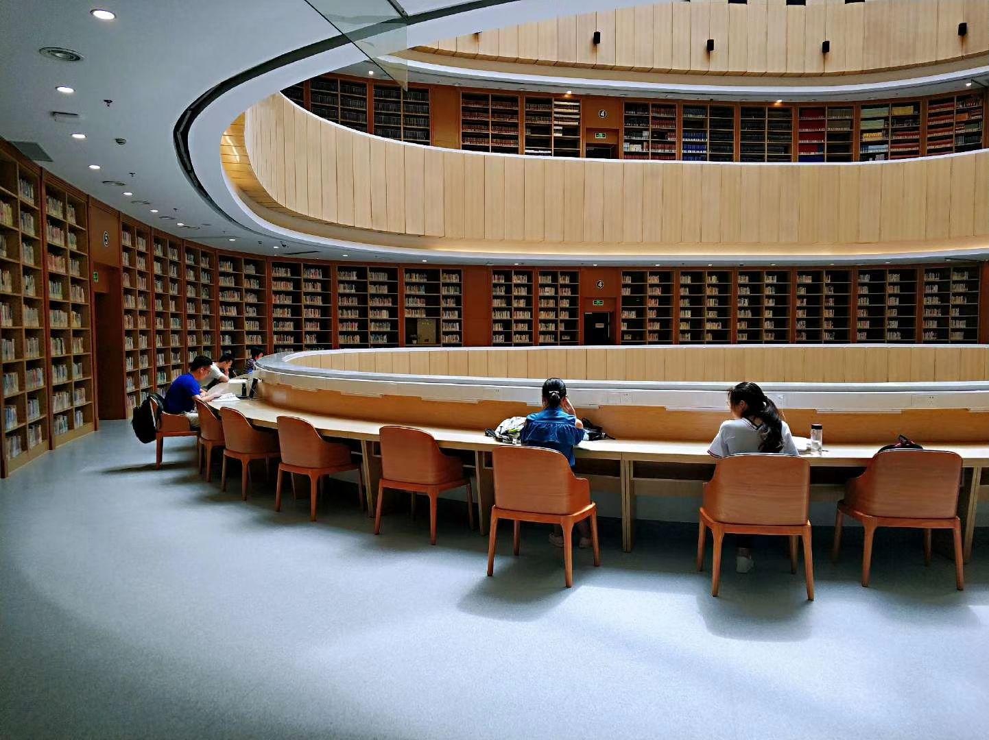 上海大学的图书馆或教室环境如何是否适合上自习