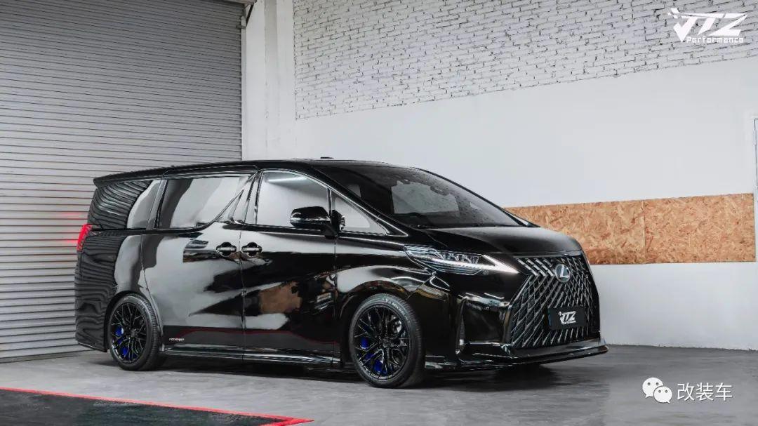 所以今天就带大家来看一个,不那么接地气的改装案例——雷克萨斯lm