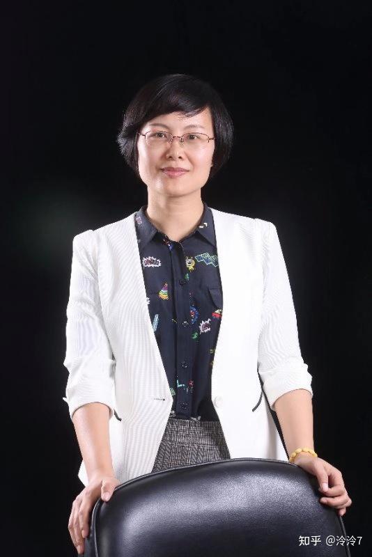 烟台大学及现任校领导简介