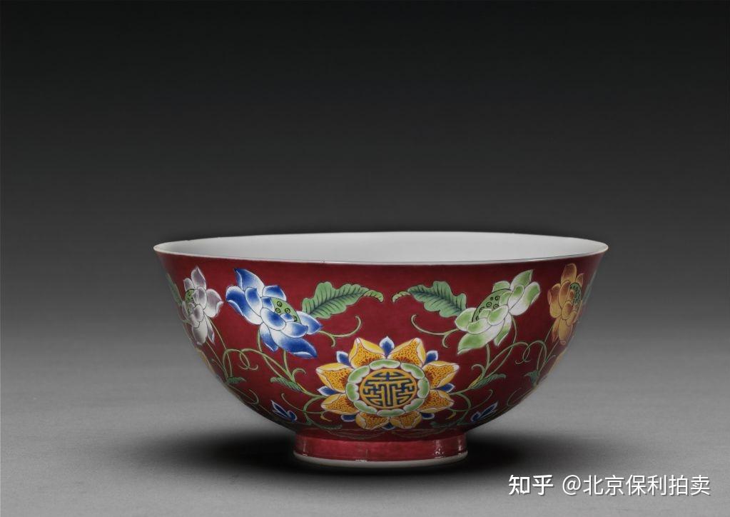 康熙雍正乾隆时期的拍卖珐琅彩瓷器各有什么特点？ - 知乎