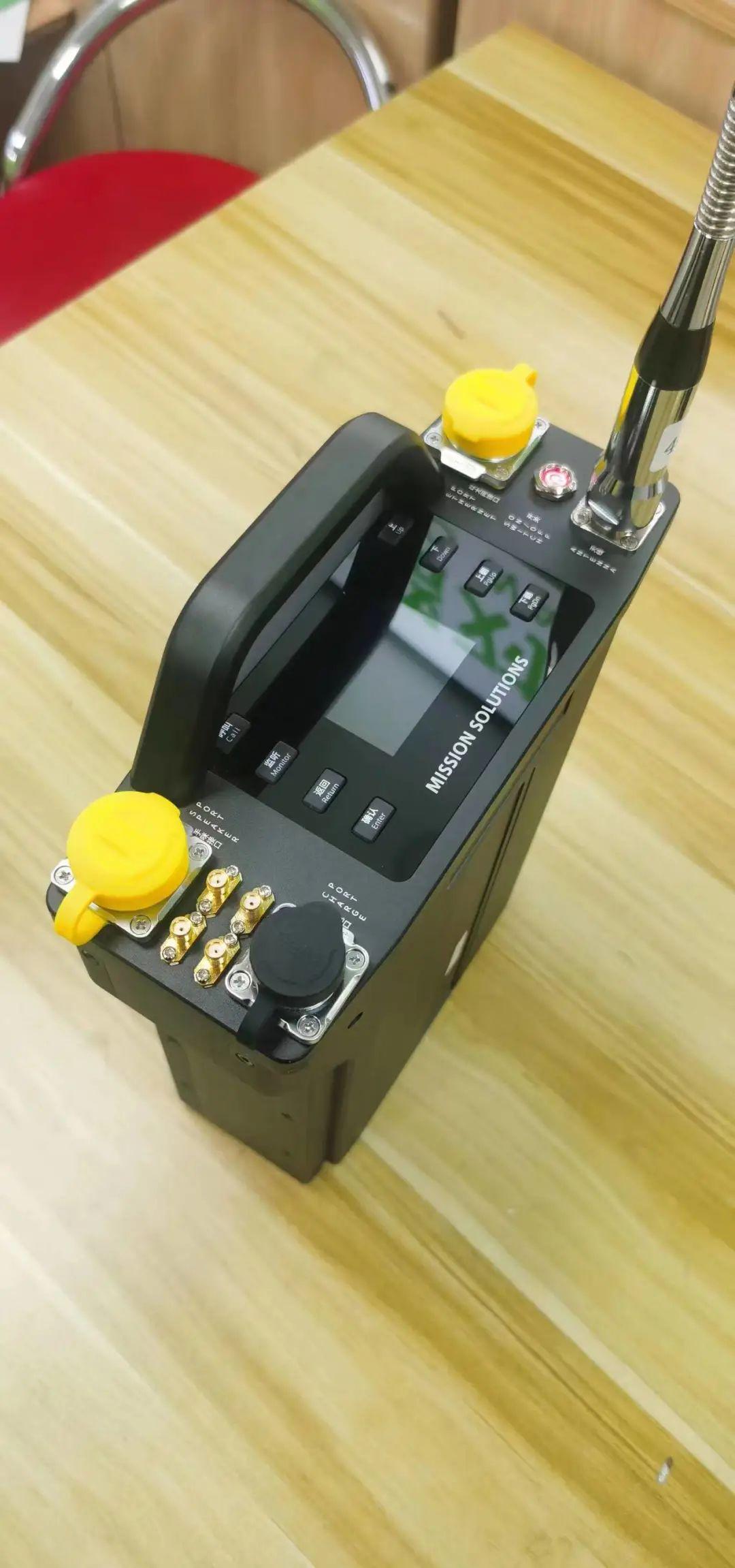 泉盛便携式中继台 背负式数字常规转信台 Smart BP TG-R8200 - 知乎