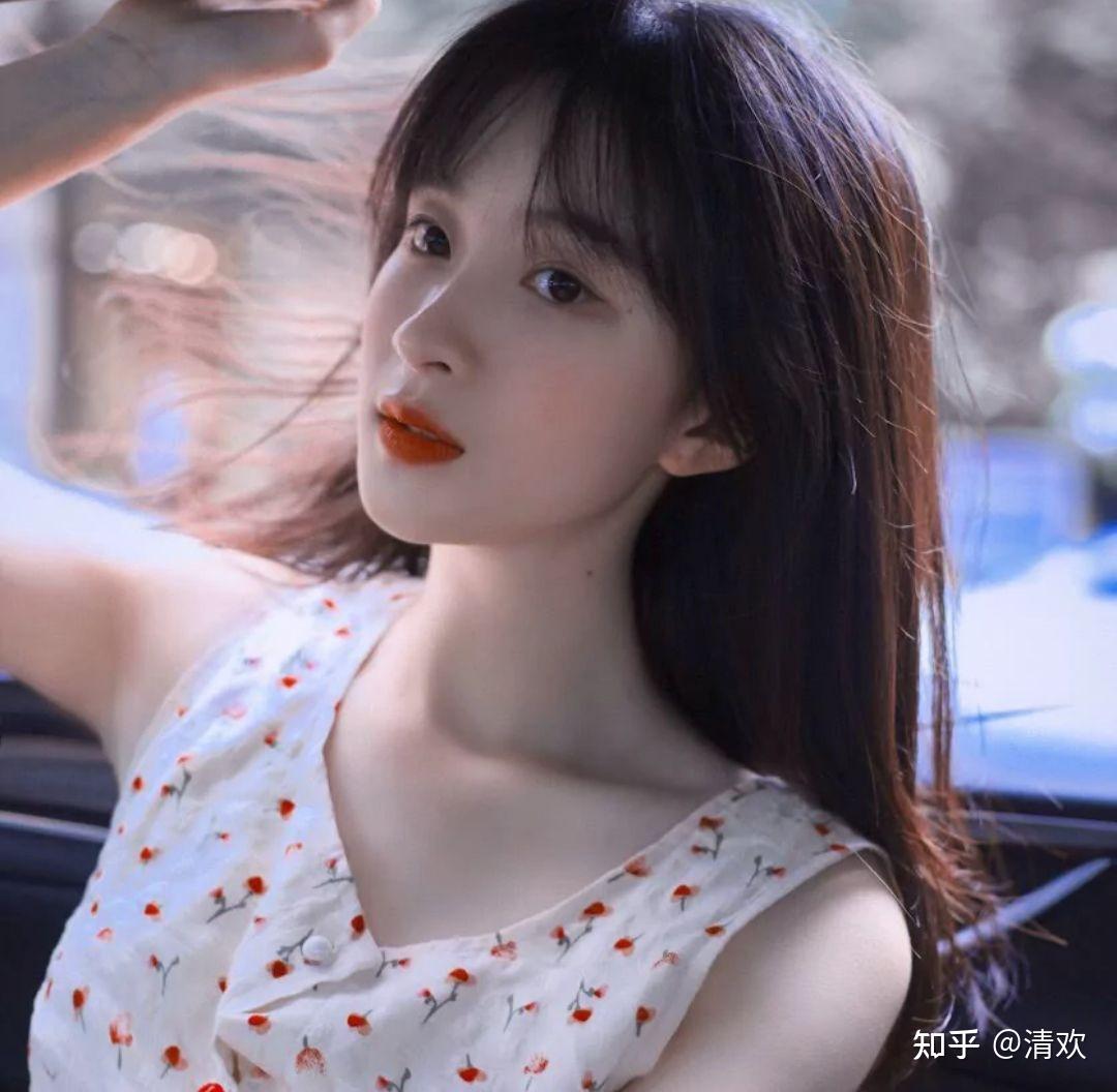 女生头像不畏世俗的眼光我在追我的光