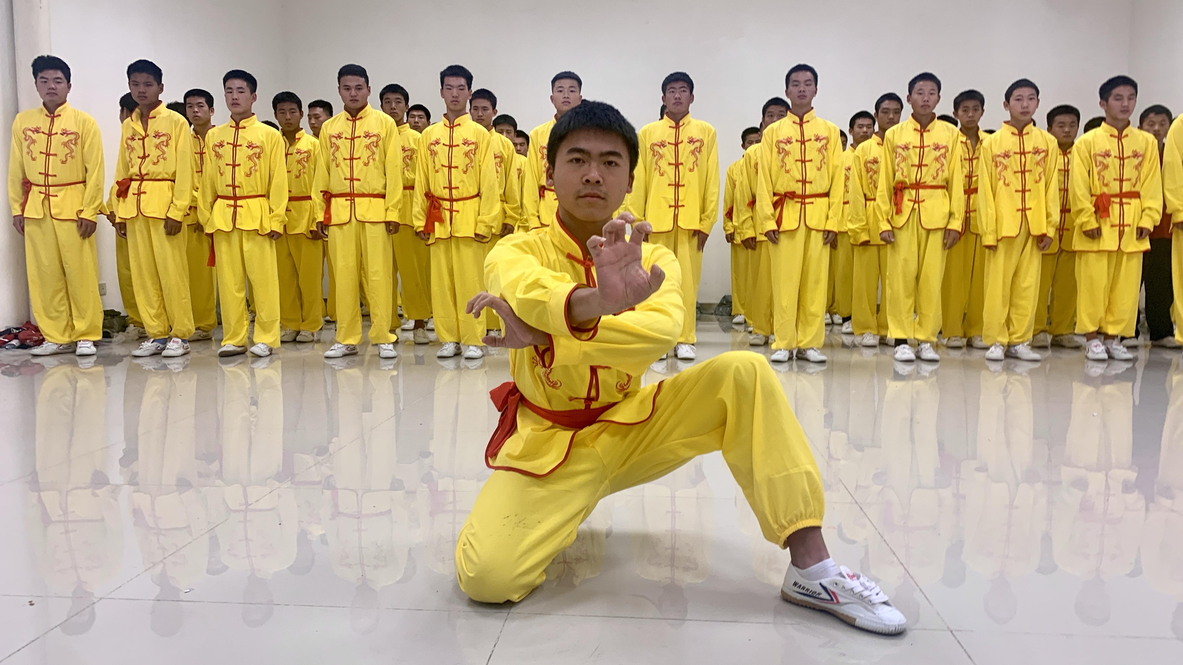 塔沟武校功夫小子亮相全国学生青年运动会开幕式