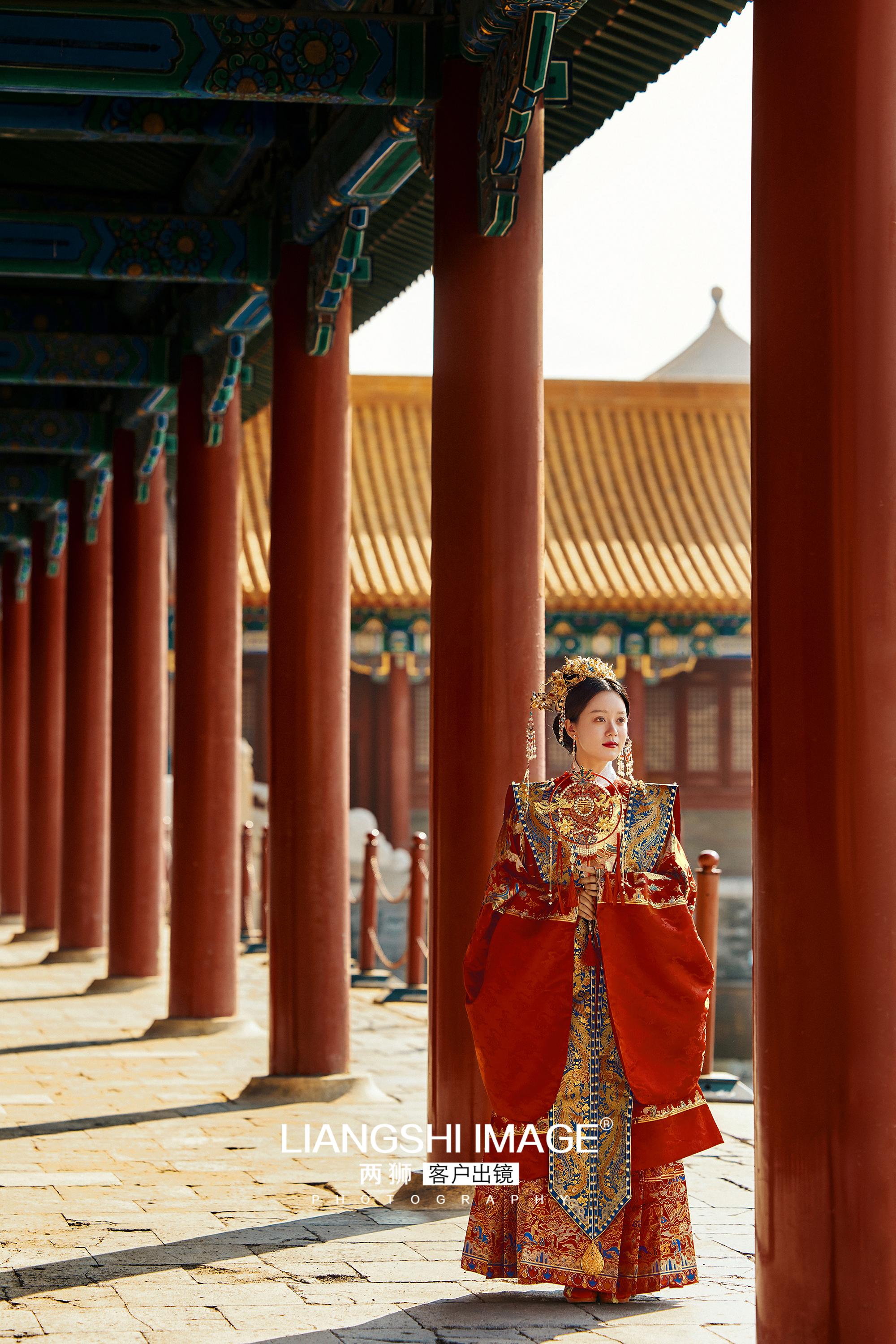 秀禾服故宫婚纱照浮世万千间偏爱你一人