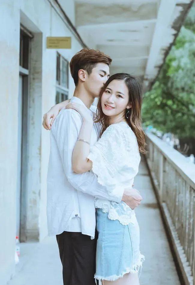 20个经典的情侣姿势和拍摄技巧