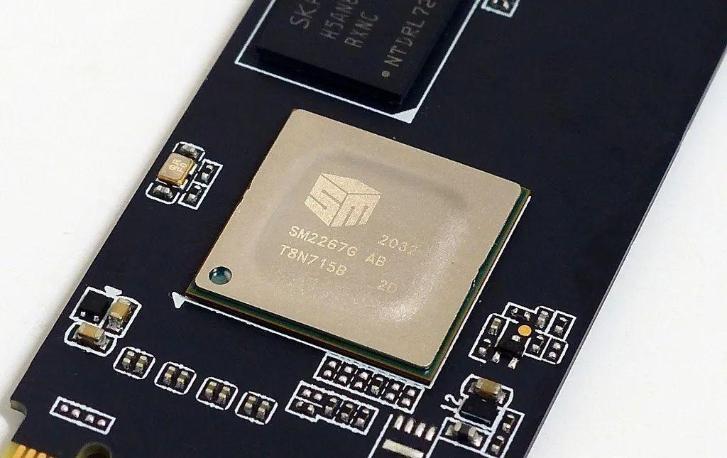 qlc技术:浪潮or海啸?英特尔670p固态硬盘