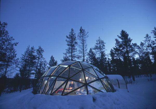 芬兰看极光一定要在玻璃屋