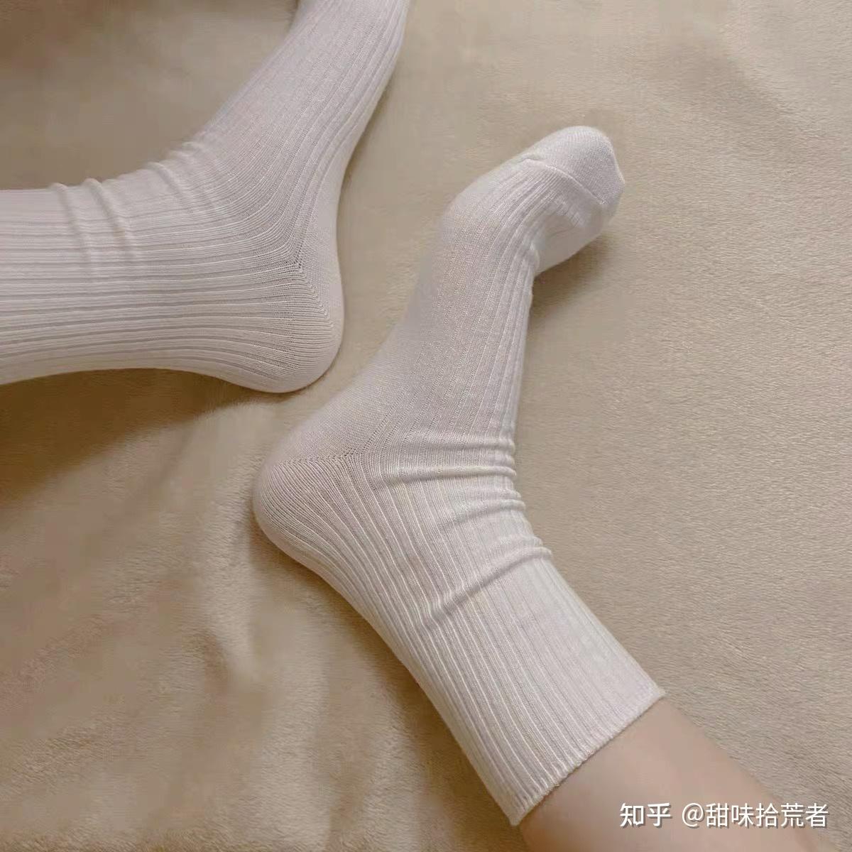 为什么觉得女生穿黑色袜子好看? - 知乎